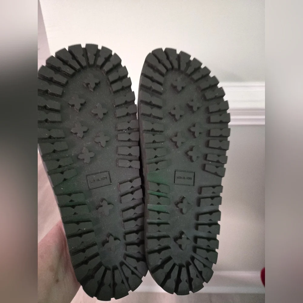 Michael Michael Kors Scarlett Black Leather Clogs Mules with Gold Chain Size 7 - Picture 5 of 6